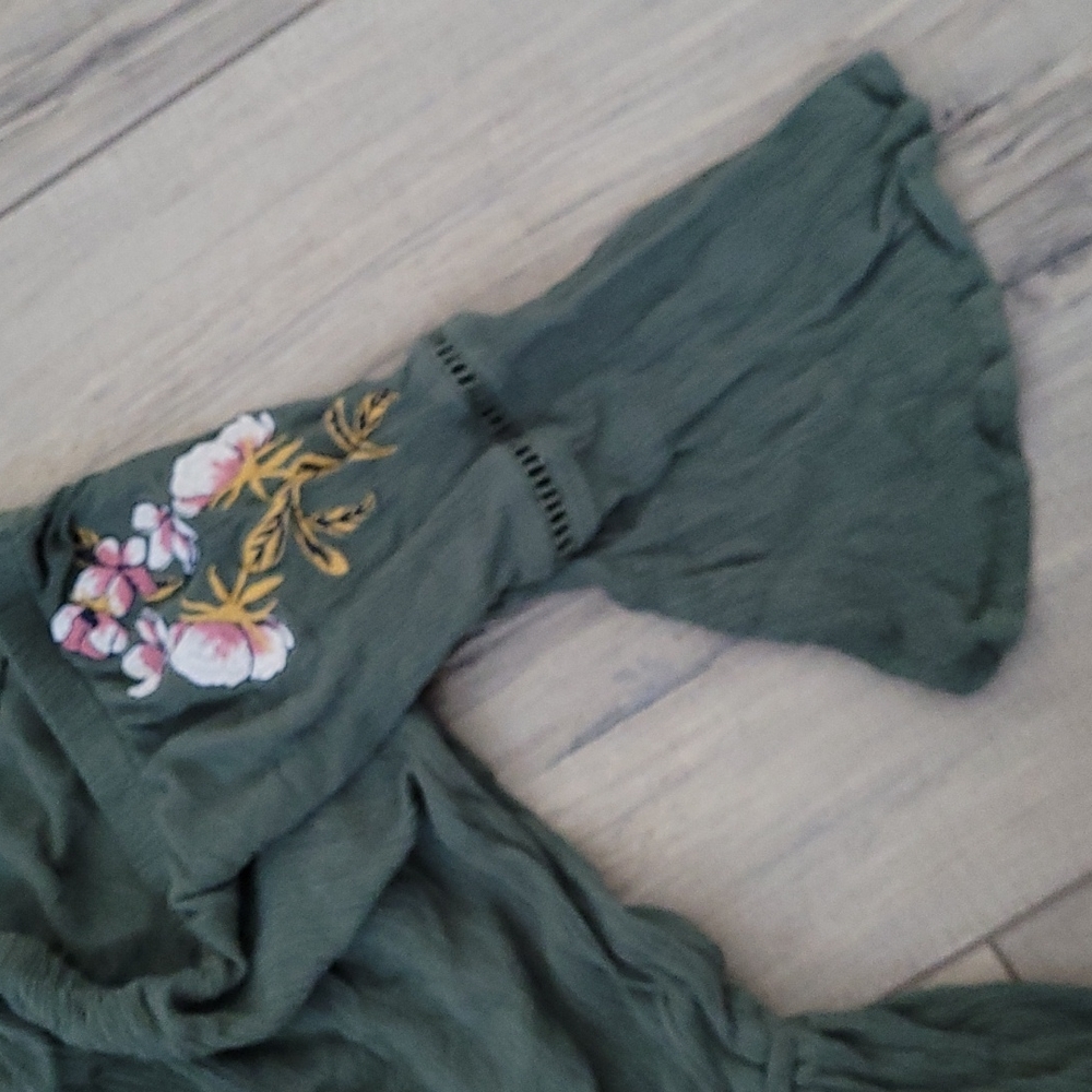 Army green romper off-shoulder - Picture 3 of 7